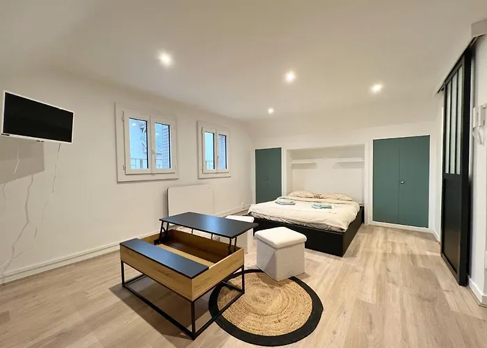 Pres Riants Apartment